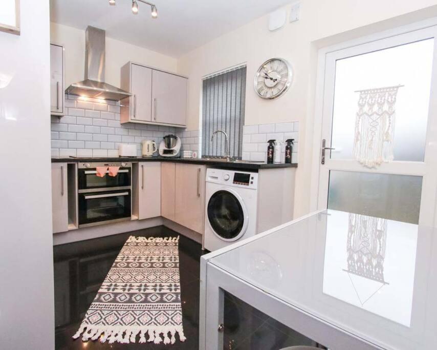 No25-Luxe Living Guest House- 2 Bed-Wifi-Free Parking-City- Beach Swansea Luaran gambar