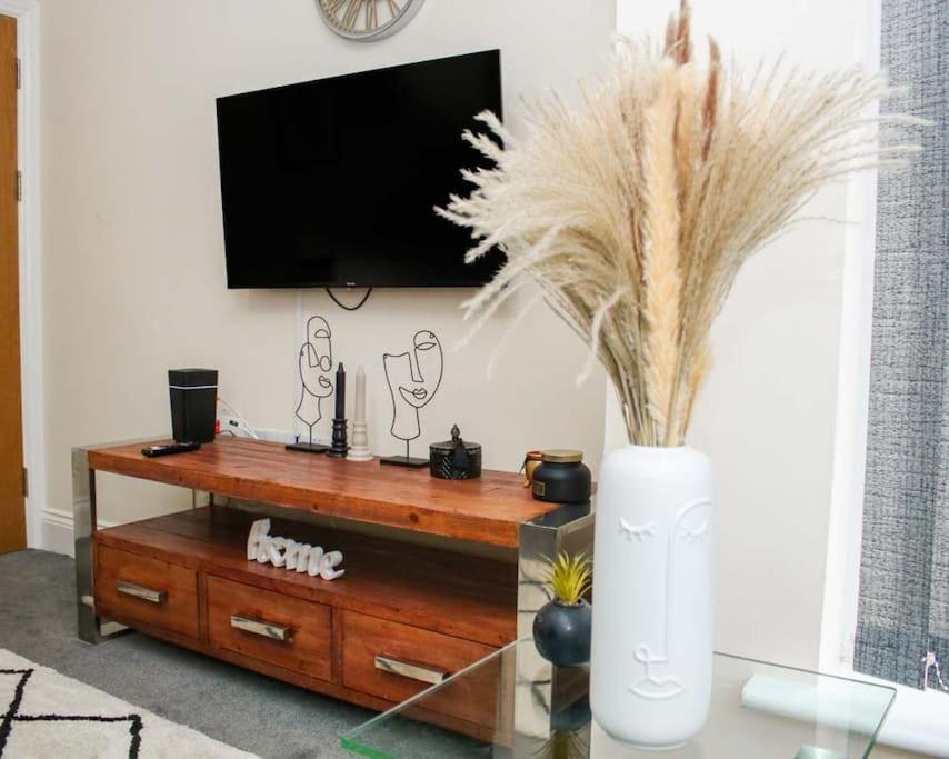 No25-Luxe Living Guest House- 2 Bed-Wifi-Free Parking-City- Beach Swansea Luaran gambar
